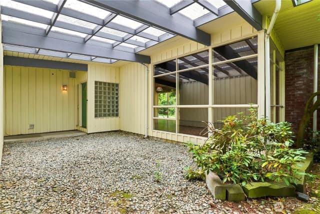 Property photo for 2439 160th Avenue Ne, Bellevue photo 3