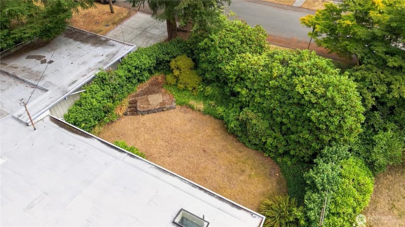 Property photo for 2439 160th Avenue Ne, Bellevue photo 29