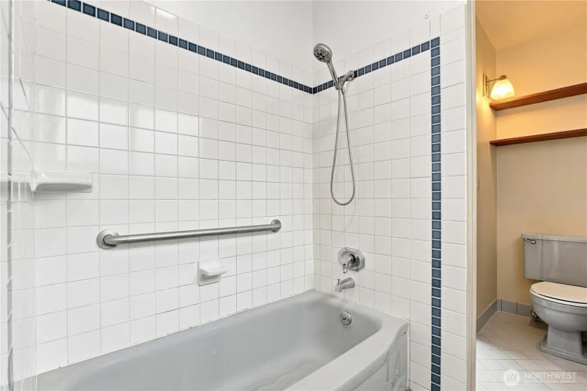 Property photo for 2439 160th Avenue Ne, Bellevue photo 17