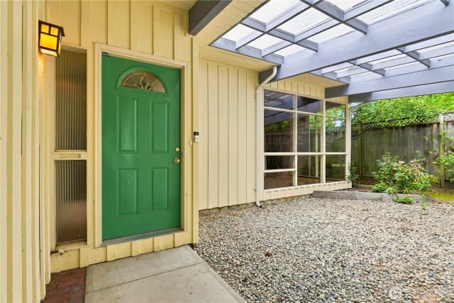 Property photo for 2439 160th Avenue Ne, Bellevue photo 2