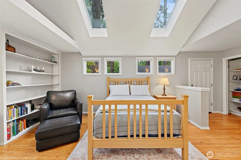 Property photo for 10903 Meadow Road Sw, Lakewood photo 11