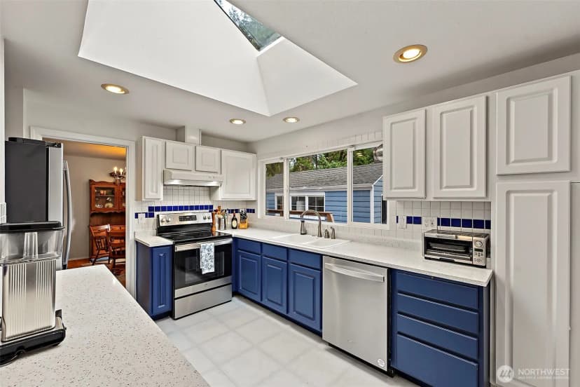 Property photo for 10903 Meadow Road Sw, Lakewood photo 17