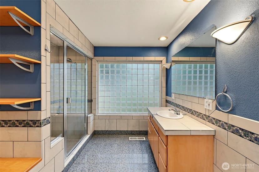 Property photo for 10903 Meadow Road Sw, Lakewood photo 13