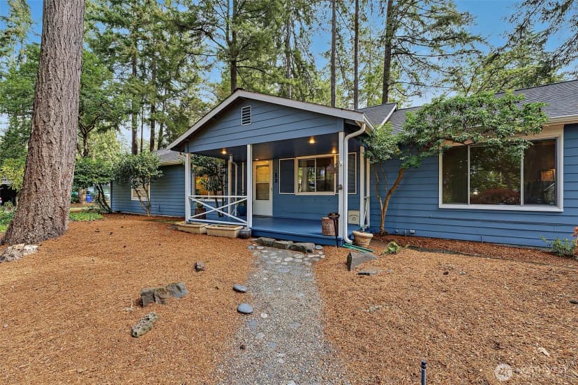 Property photo for 10903 Meadow Road Sw, Lakewood