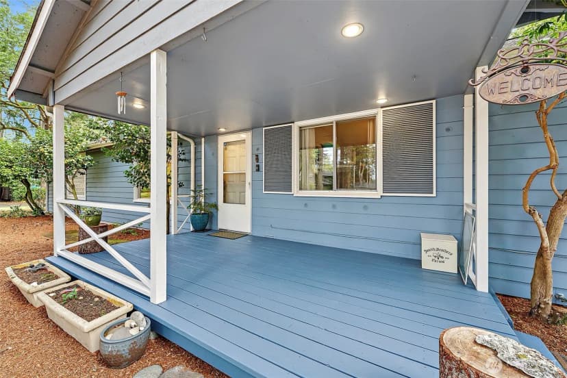Property photo for 10903 Meadow Road Sw, Lakewood photo 2