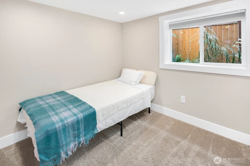 Property photo for 6271 Ellis Avenue S, Seattle photo 21