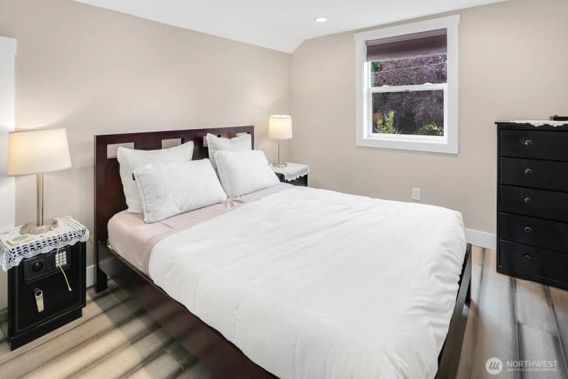 Property photo for 6271 Ellis Avenue S, Seattle photo 16