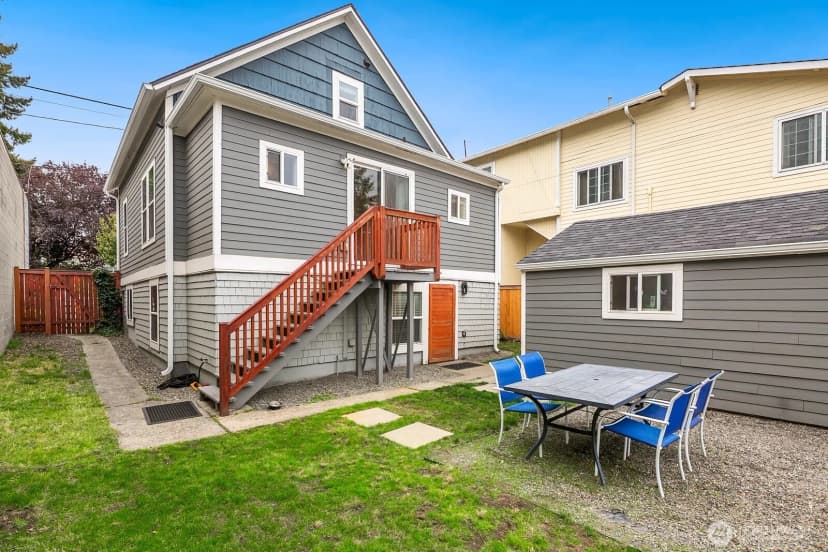 Property photo for 6271 Ellis Avenue S, Seattle photo 32