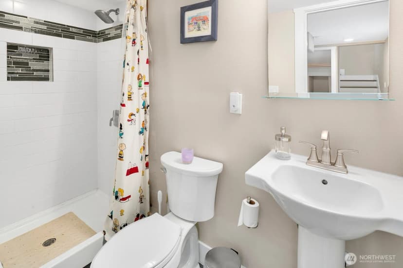 Property photo for 6271 Ellis Avenue S, Seattle photo 23