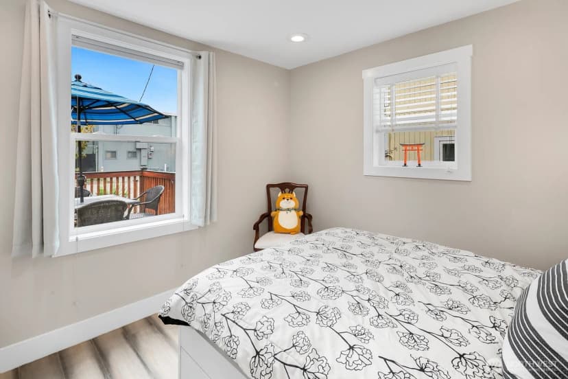 Property photo for 6271 Ellis Avenue S, Seattle photo 14