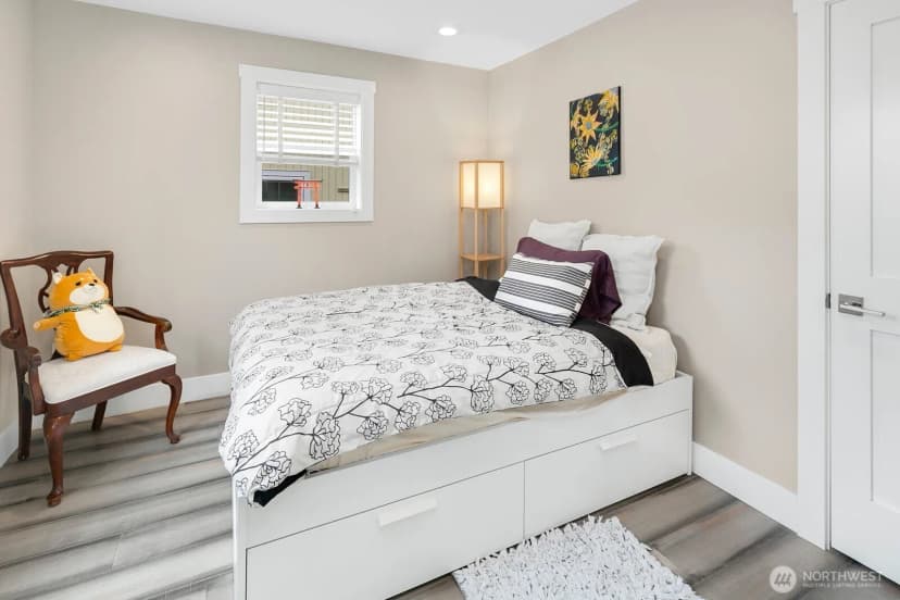 Property photo for 6271 Ellis Avenue S, Seattle photo 13