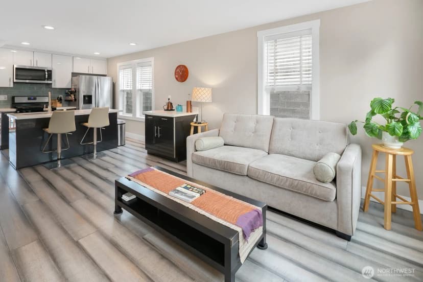 Property photo for 6271 Ellis Avenue S, Seattle photo 5