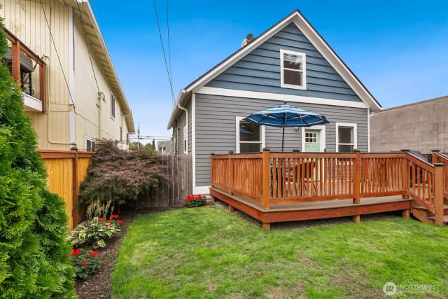 Property photo for 6271 Ellis Avenue S, Seattle photo 2