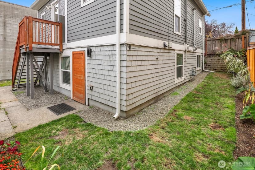 Property photo for 6271 Ellis Avenue S, Seattle photo 31