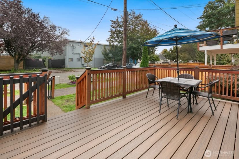Property photo for 6271 Ellis Avenue S, Seattle photo 3