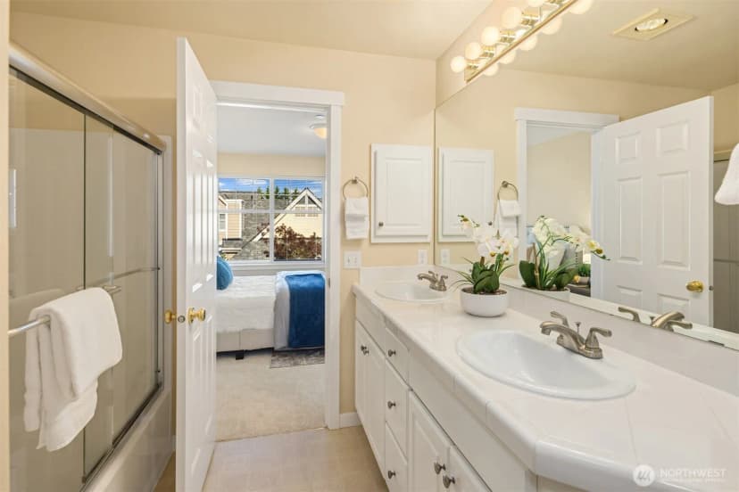 Property photo for 1387 Huckleberry Circle, Issaquah photo 17