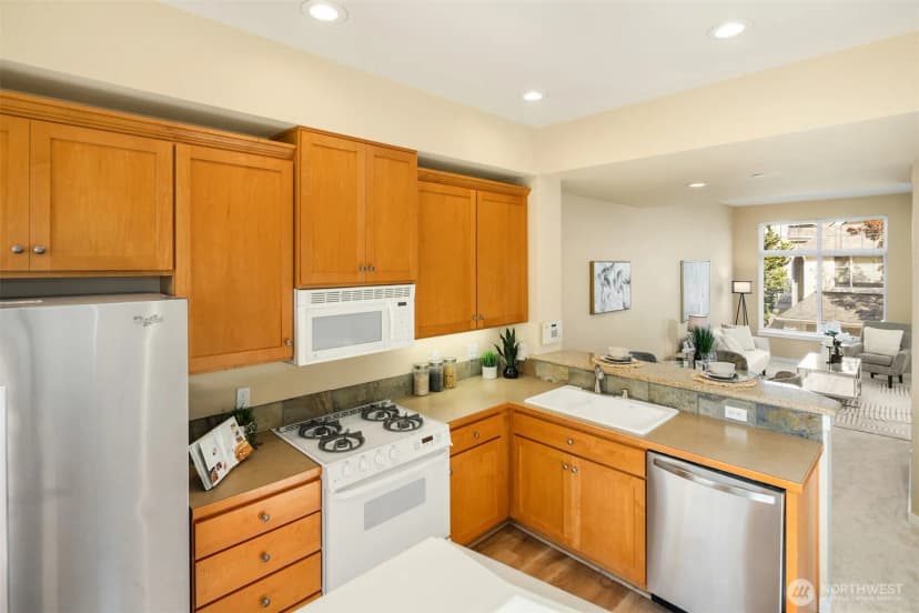 Property photo for 1387 Huckleberry Circle, Issaquah photo 11