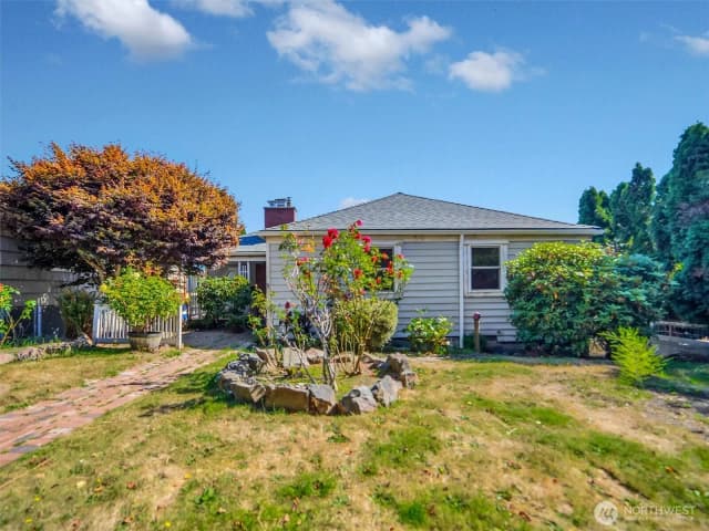 Property photo for 4044 39th Avenue Sw, Seattle