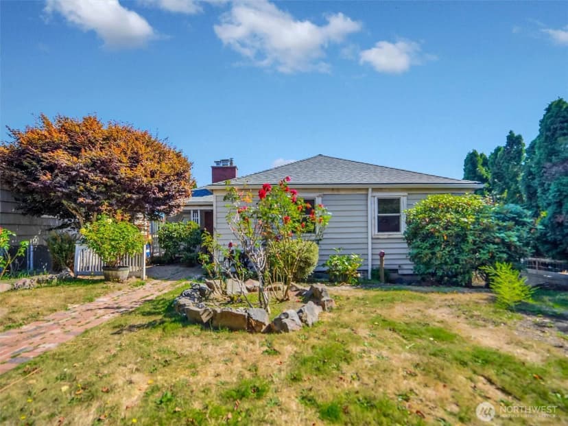 Property photo for 4044 39th Avenue Sw, Seattle
