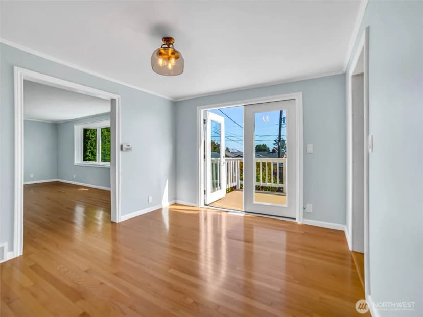 Property photo for 4044 39th Avenue Sw, Seattle photo 7