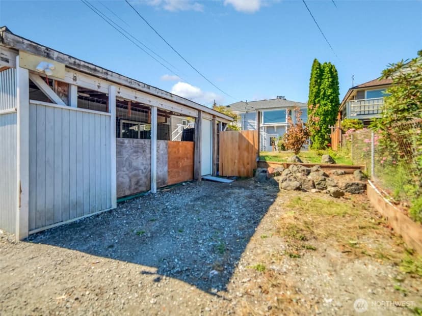 Property photo for 4044 39th Avenue Sw, Seattle photo 31