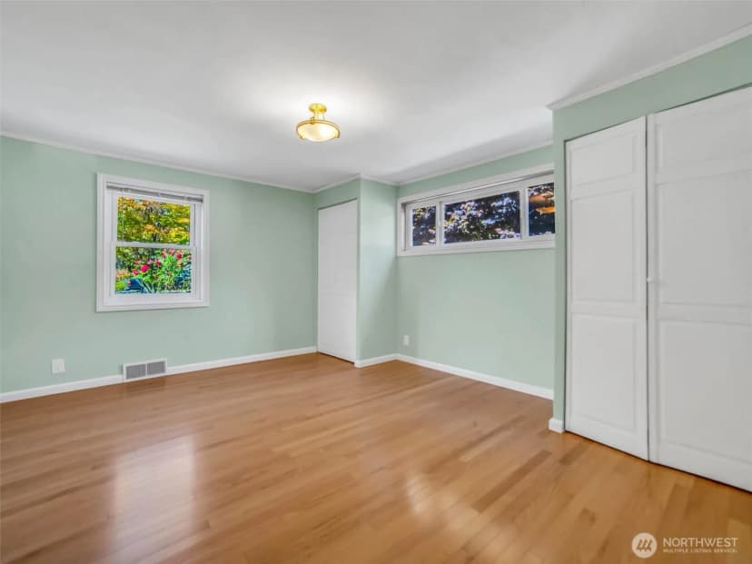 Property photo for 4044 39th Avenue Sw, Seattle photo 14