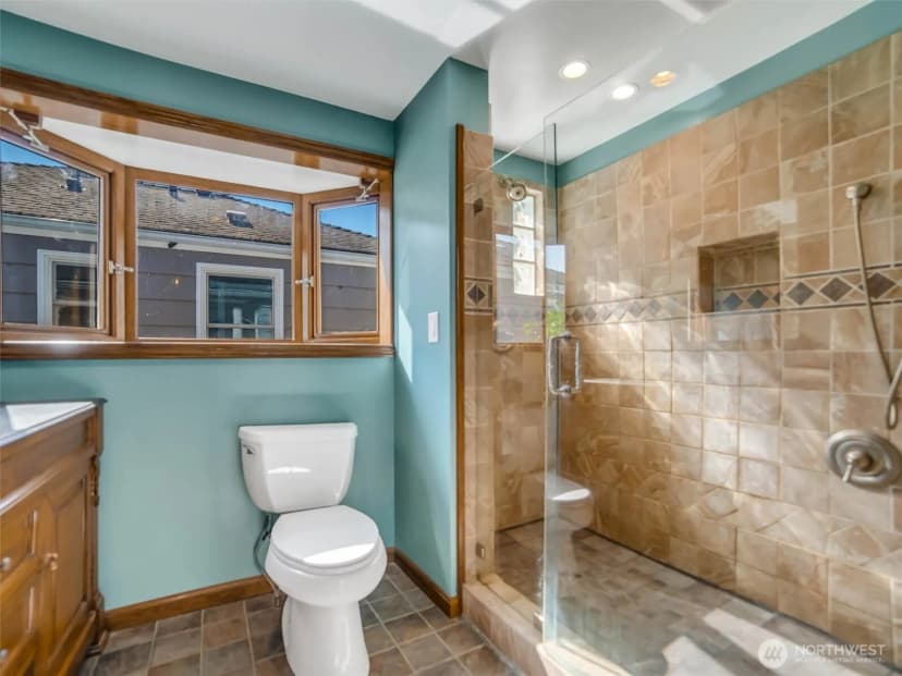 Property photo for 4044 39th Avenue Sw, Seattle photo 10