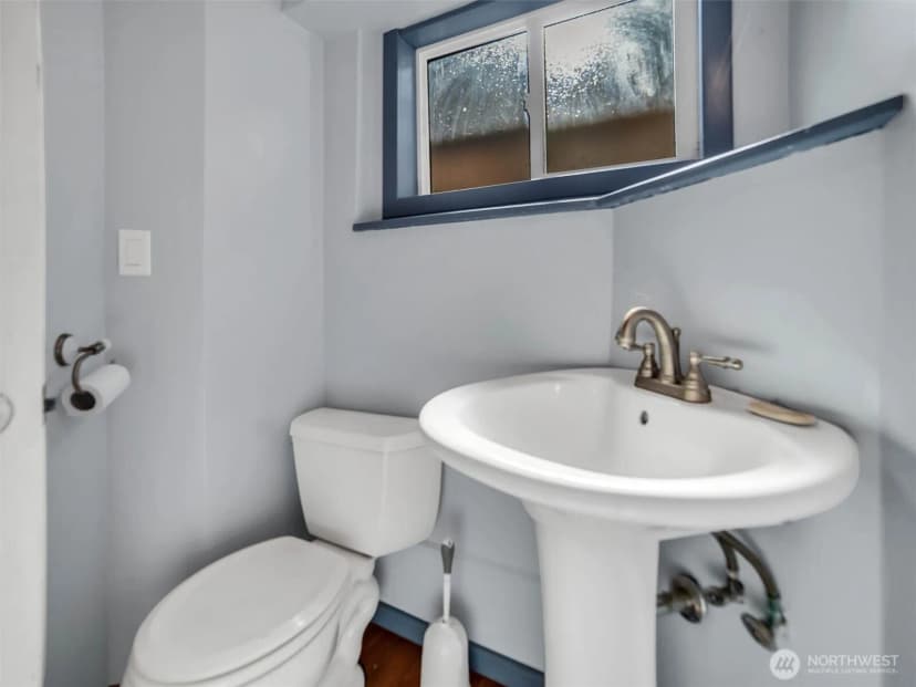 Property photo for 4044 39th Avenue Sw, Seattle photo 18