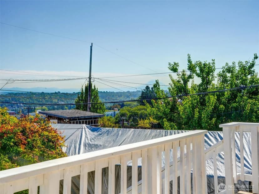 Property photo for 4044 39th Avenue Sw, Seattle photo 30