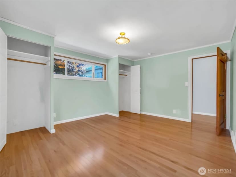Property photo for 4044 39th Avenue Sw, Seattle photo 15