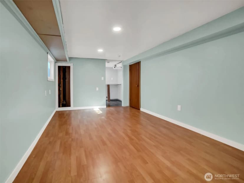 Property photo for 4044 39th Avenue Sw, Seattle photo 20