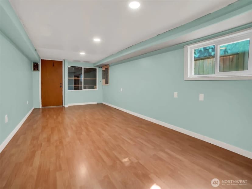 Property photo for 4044 39th Avenue Sw, Seattle photo 19