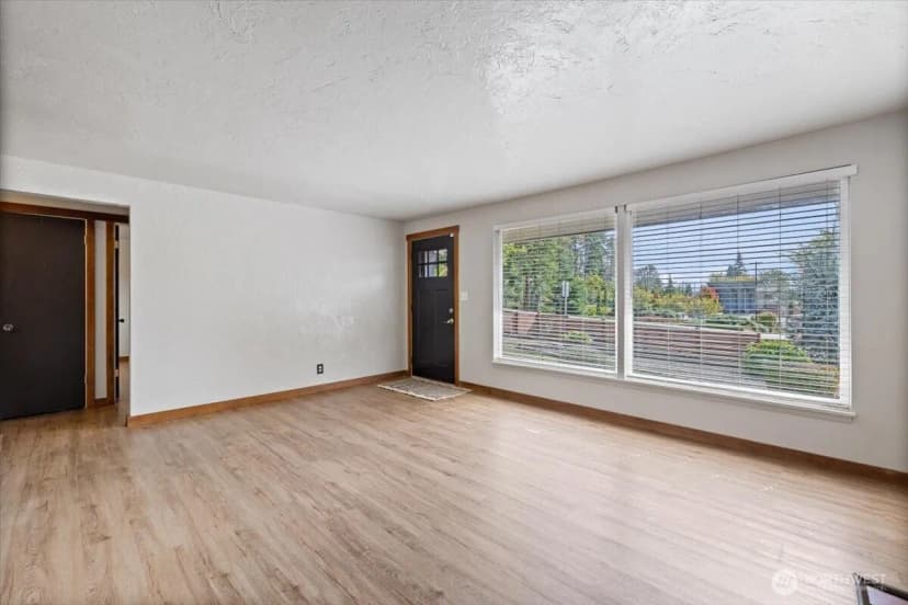 Property photo for 1416 Ne 158th Street, Shoreline photo 7