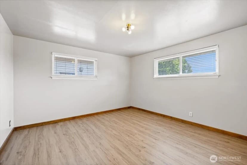 Property photo for 1416 Ne 158th Street, Shoreline photo 11