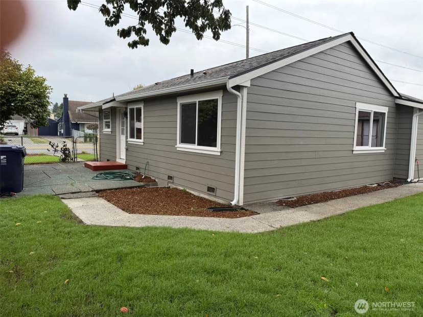 Property photo for 857 S 72nd Street, Tacoma photo 3