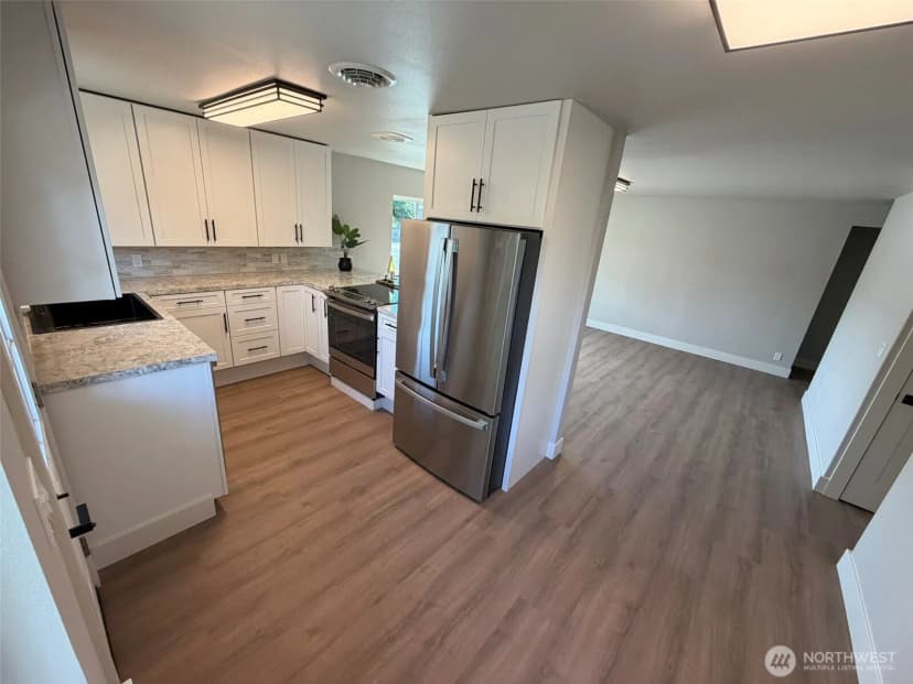 Property photo for 857 S 72nd Street, Tacoma photo 5