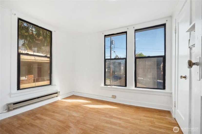 Property photo for 206 12th Avenue E, Seattle photo 16