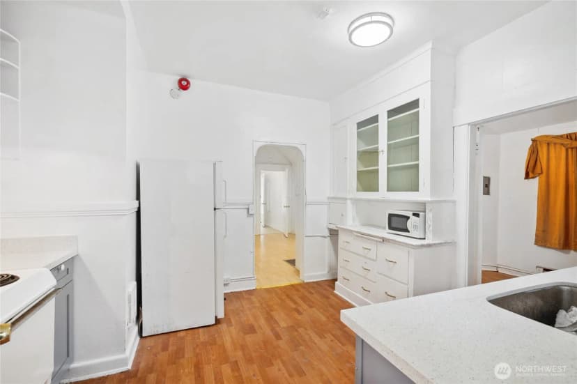 Property photo for 206 12th Avenue E, Seattle photo 12