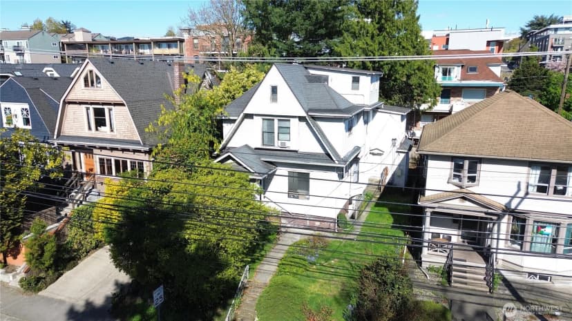 Property photo for 206 12th Avenue E, Seattle