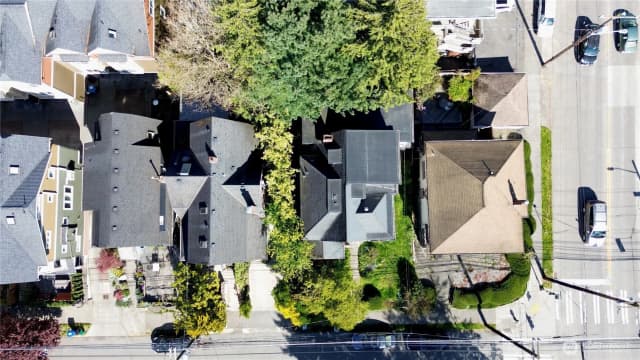 Property photo for 206 12th Avenue E, Seattle photo 5