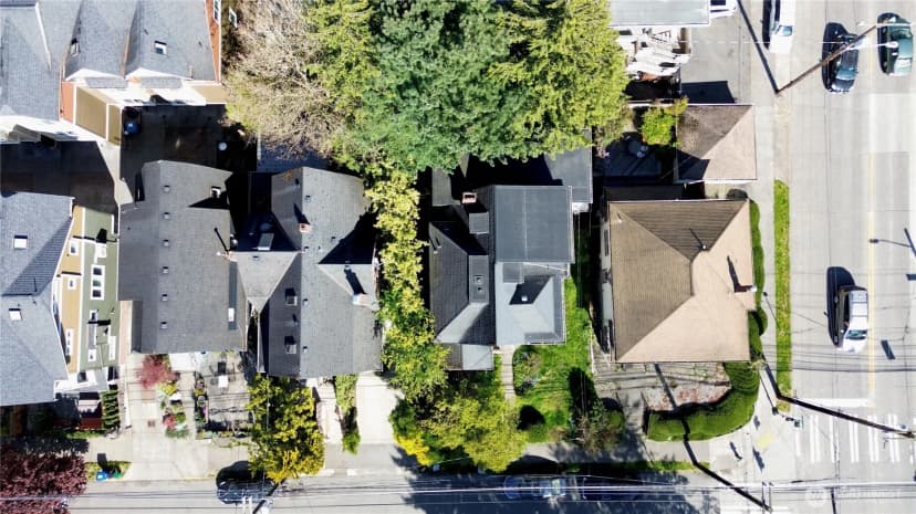 Property photo for 206 12th Avenue E, Seattle photo 5