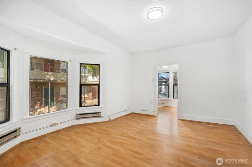 Property photo for 206 12th Avenue E, Seattle photo 15