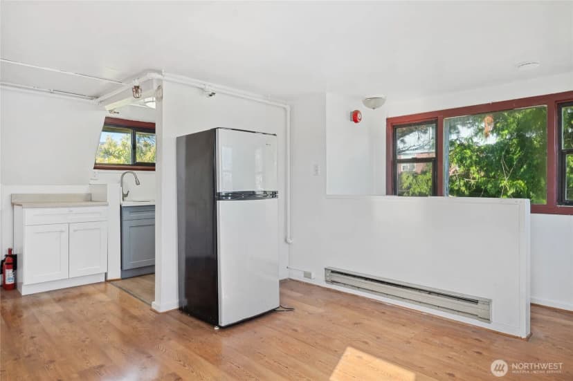 Property photo for 206 12th Avenue E, Seattle photo 18