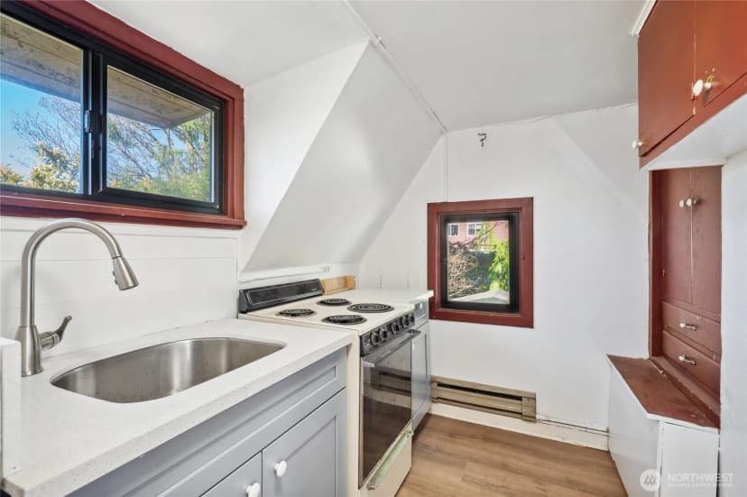 Property photo for 206 12th Avenue E, Seattle photo 19