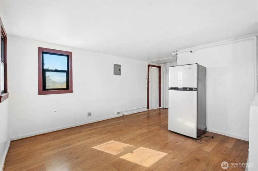 Property photo for 206 12th Avenue E, Seattle photo 17