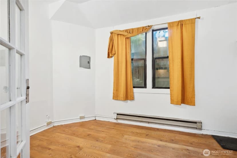 Property photo for 206 12th Avenue E, Seattle photo 13