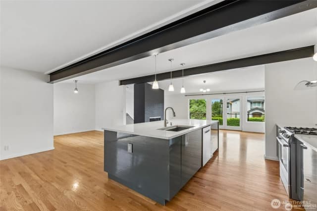 Property photo for 12456 Se 27th Street, Bellevue photo 4