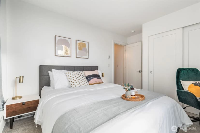 Property photo for 1112 13th Avenue #e, Seattle photo 18
