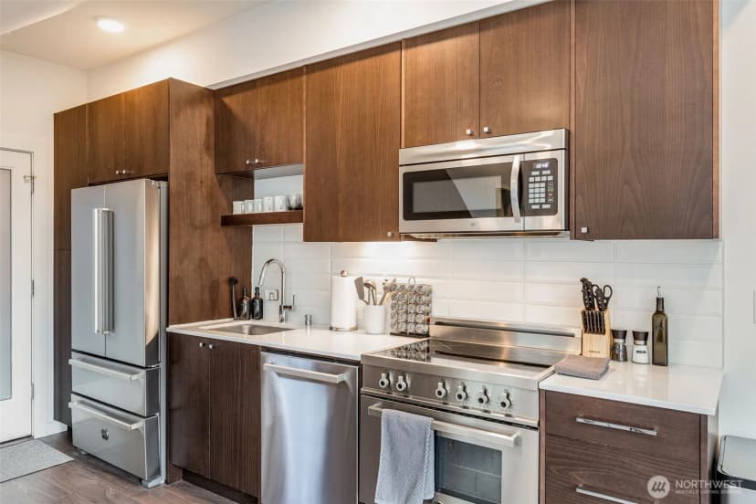 Property photo for 1112 13th Avenue #e, Seattle photo 10