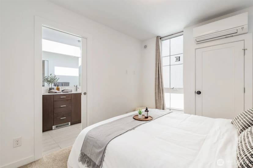 Property photo for 1112 13th Avenue #e, Seattle photo 21